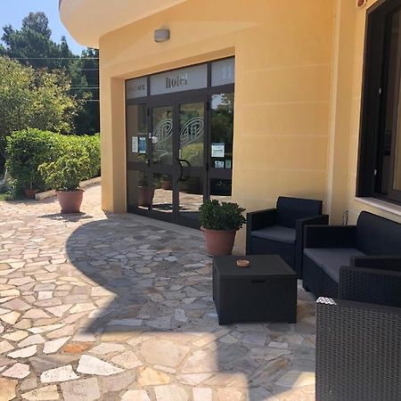 Hotel Ristorante111 Вилапиана Екстериор снимка