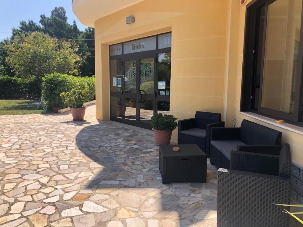 Hotel Ristorante111 Вилапиана Екстериор снимка