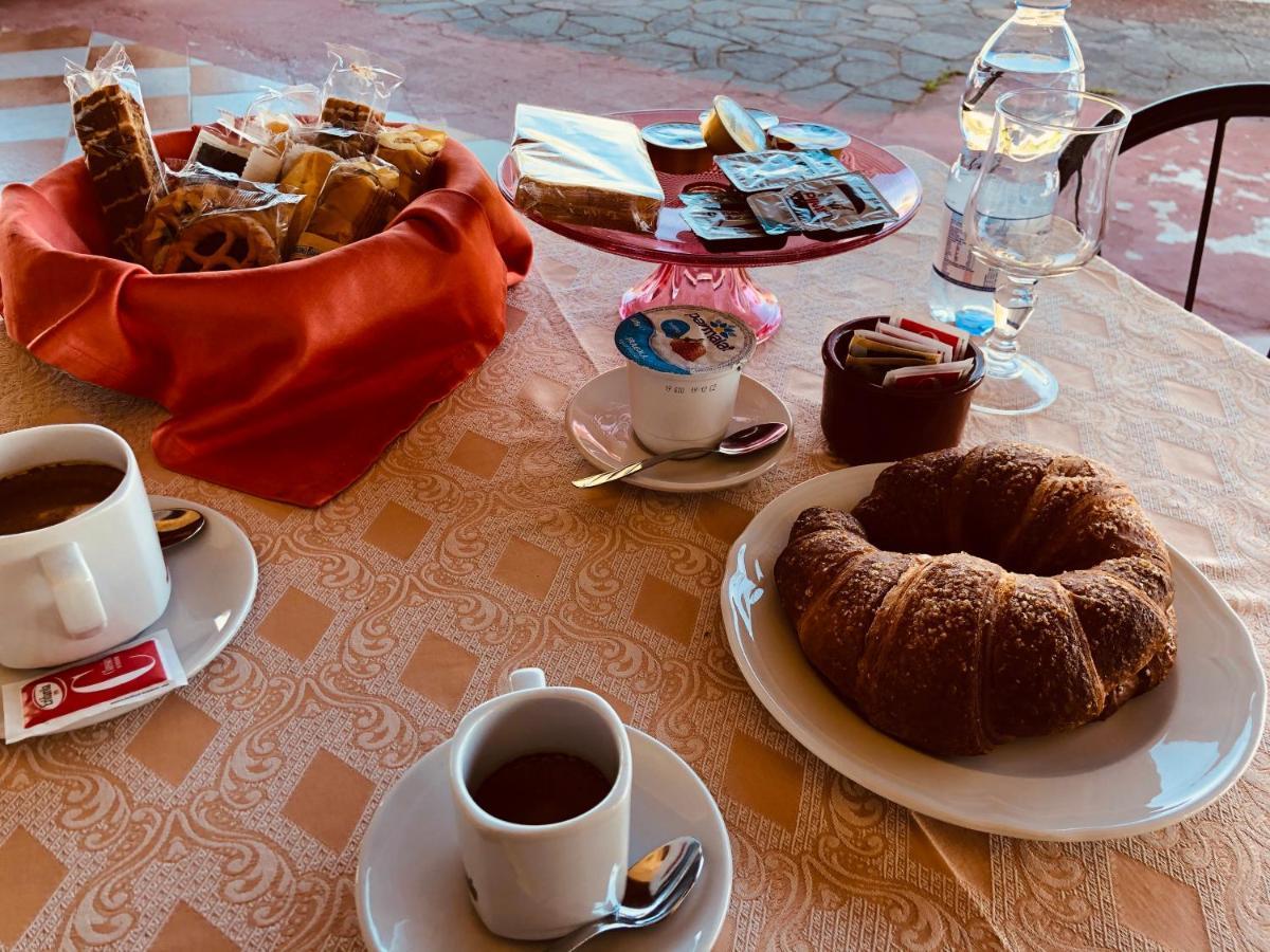 Hotel Ristorante111 Вилапиана Екстериор снимка