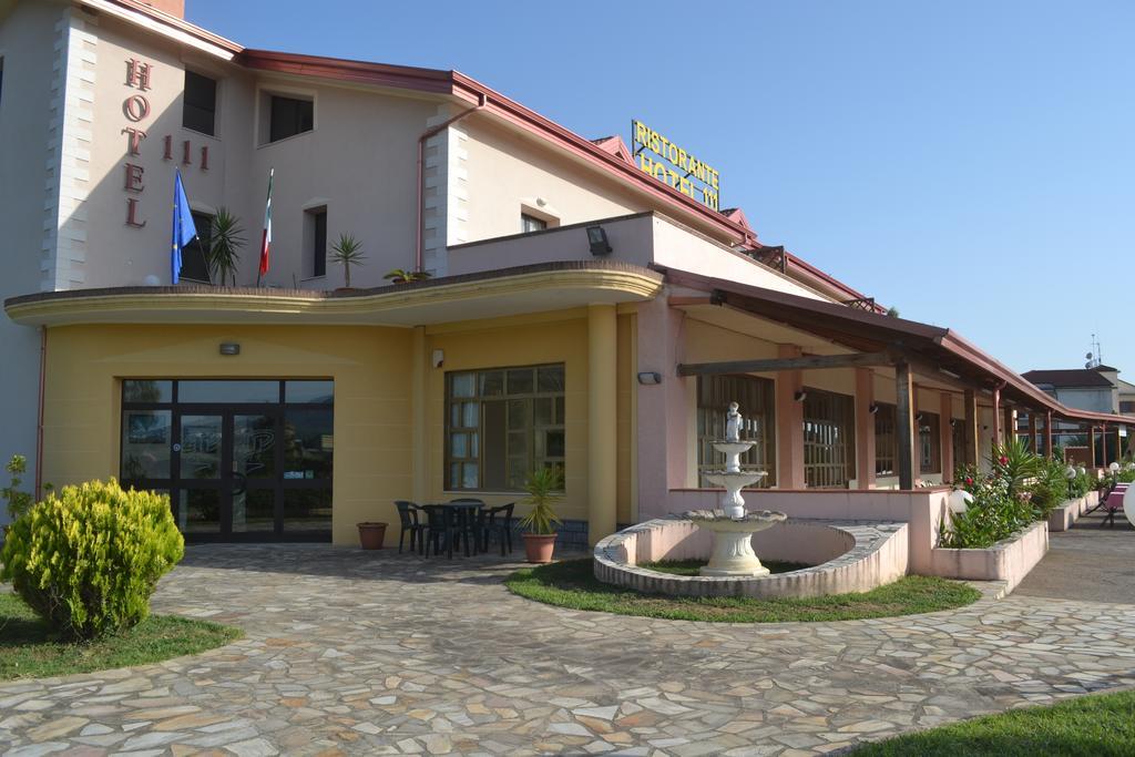 Hotel Ristorante111 Вилапиана Екстериор снимка