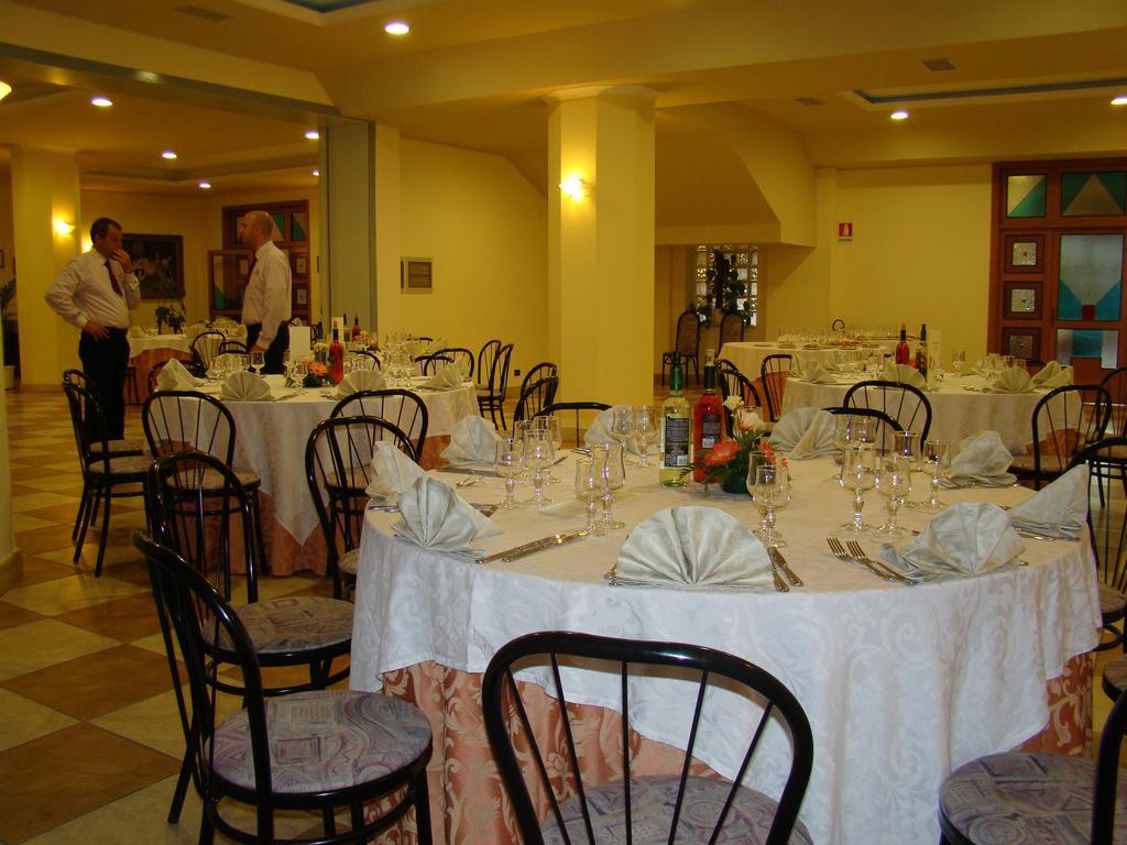 Hotel Ristorante111 Вилапиана Екстериор снимка