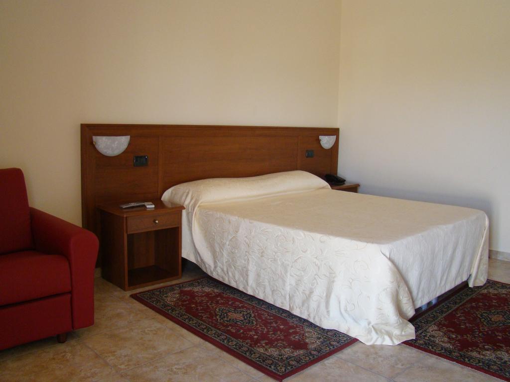 Hotel Ristorante111 Вилапиана Стая снимка